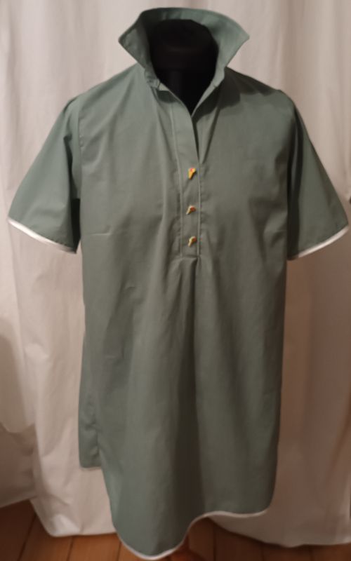 Nachthemd Linnea in Dusty Mint auf Schneiderpuppe