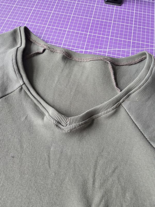 V-Ausschnitt von Shirt Libby